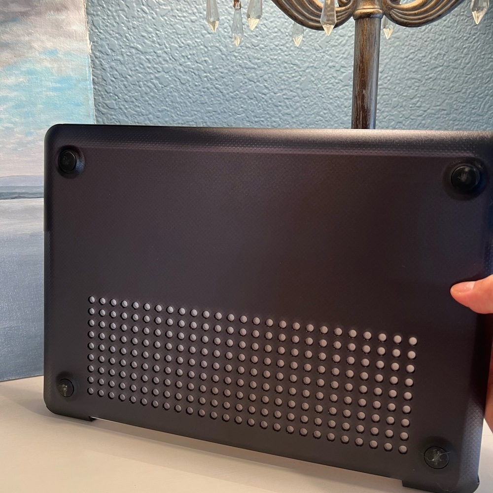 Incase Hardshell 13” MacBook Pro case - Picture 6 of 6